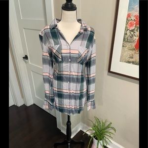 Tunic style lightweight plaid shirt